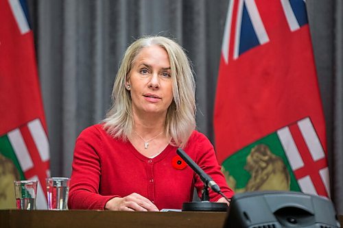 MIKAELA MACKENZIE / WINNIPEG FREE PRESS

Lanette Siragusa, chief nursing officer, speaks at a press conference at the Manitoba Legislative Building in Winnipeg on Monday, Nov. 2, 2020. For Danielle Da Silva story.

Winnipeg Free Press 2020