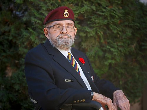 MIKE DEAL / WINNIPEG FREE PRESS
Korean War veteran, Michael Czuboka, outside his care home, Thorvaldson Care Center, Tuesday morning. 
See Kevin Rollason 49.8 story
201103 - Tuesday, November 03, 2020.