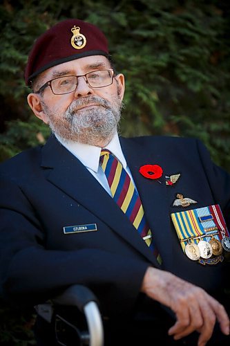 MIKE DEAL / WINNIPEG FREE PRESS
Korean War veteran, Michael Czuboka, outside his care home, Thorvaldson Care Center, Tuesday morning. 
See Kevin Rollason 49.8 story
201103 - Tuesday, November 03, 2020.