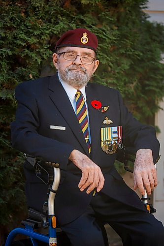 MIKE DEAL / WINNIPEG FREE PRESS
Korean War veteran, Michael Czuboka, outside his care home, Thorvaldson Care Center, Tuesday morning. 
See Kevin Rollason 49.8 story
201103 - Tuesday, November 03, 2020.