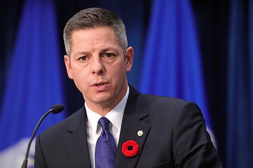 RUTH BONNEVILLE / WINNIPEG FREE PRESS

Local - Bowman presser

Mayor Brian Bowman answers questions from the media during press conference at City Hall Wednesday.  


Nov 4th,,  2020