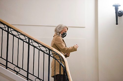 MIKAELA MACKENZIE / WINNIPEG FREE PRESS

Lanette Siragusa, chief nursing officer, walks through the Manitoba Legislative Building in Winnipeg on Wednesday, Nov. 4, 2020. For --- story.

Winnipeg Free Press 2020