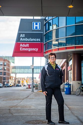 MIKAELA MACKENZIE / WINNIPEG FREE PRESS

Darlene Jackson, president of the Manitoba Nurses Union, poses for a portrait in front of the Health Sciences Centre in Winnipeg on Wednesday, Nov. 4, 2020. For Dylan story.

Winnipeg Free Press 2020