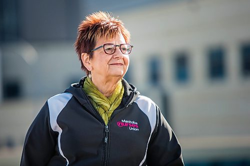 MIKAELA MACKENZIE / WINNIPEG FREE PRESS

Darlene Jackson, president of the Manitoba Nurses Union, poses for a portrait in front of the Health Sciences Centre in Winnipeg on Wednesday, Nov. 4, 2020. For Dylan story.

Winnipeg Free Press 2020