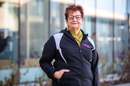 MIKAELA MACKENZIE / WINNIPEG FREE PRESS

Darlene Jackson, president of the Manitoba Nurses Union, poses for a portrait in front of the Health Sciences Centre in Winnipeg on Wednesday, Nov. 4, 2020. For Dylan story.

Winnipeg Free Press 2020