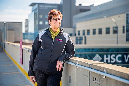 MIKAELA MACKENZIE / WINNIPEG FREE PRESS

Darlene Jackson, president of the Manitoba Nurses Union, poses for a portrait in front of the Health Sciences Centre in Winnipeg on Wednesday, Nov. 4, 2020. For Dylan story.

Winnipeg Free Press 2020