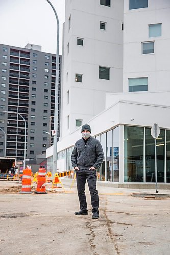 MIKAELA MACKENZIE / WINNIPEG FREE PRESS

Jeremy Read, CEO of the U of W Community Renewal Corporation, poses for a portrait in front of the Muse Flats housing project in Winnipeg on Thursday, Nov. 5, 2020. For --- story.

Winnipeg Free Press 2020