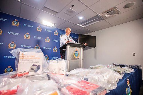 MIKAELA MACKENZIE / WINNIPEG FREE PRESS

Inspector Max Waddell speaks to the media about the dismantling of an interprovincial drug network and related seized goods (including guns, $300,000 in cash, and illegal drugs like cocaine) at a press conference at the Winnipeg Police Service headquarters in Winnipeg on Thursday, Nov. 5, 2020. For Julia-Simone Rutgers story.

Winnipeg Free Press 2020