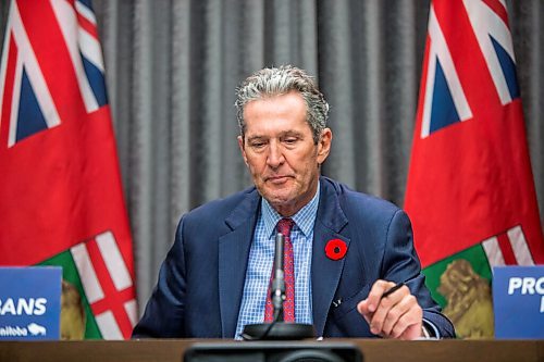 MIKAELA MACKENZIE / WINNIPEG FREE PRESS

Premier Brian Pallister speaks to the media about additional enforcement measures designed to curb the spread of COVID-19 at the Manitoba Legislative Building in Winnipeg on Thursday, Nov. 5, 2020. For Carol Sanders story.

Winnipeg Free Press 2020