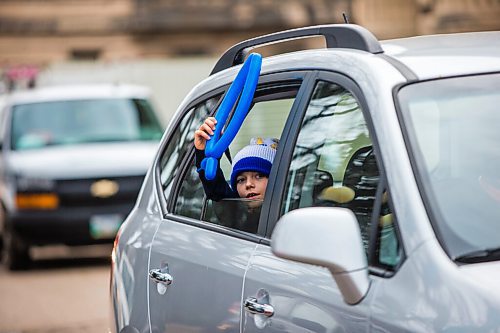 MIKAELA MACKENZIE / WINNIPEG FREE PRESS

University of Manitoba faculty hold a honk-a-thon at the Manitoba Legislative Building in Winnipeg on Thursday, Nov. 5, 2020. For --- story.

Winnipeg Free Press 2020