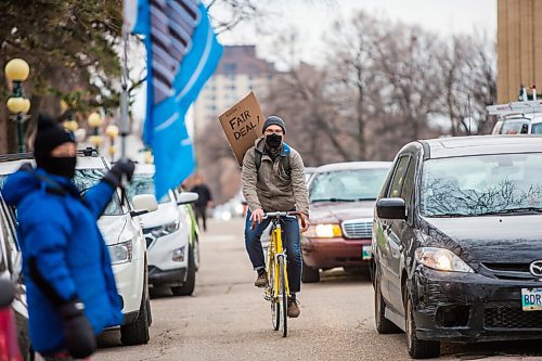 MIKAELA MACKENZIE / WINNIPEG FREE PRESS

University of Manitoba faculty hold a honk-a-thon at the Manitoba Legislative Building in Winnipeg on Thursday, Nov. 5, 2020. For --- story.

Winnipeg Free Press 2020