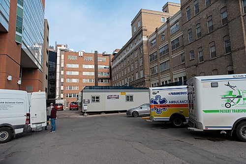 JESSE BOILY  / WINNIPEG FREE 
A refrigerator unit outside the Health Science Centres McDermot entrance on Friday. Friday, Nov. 6, 2020.
Reporter: