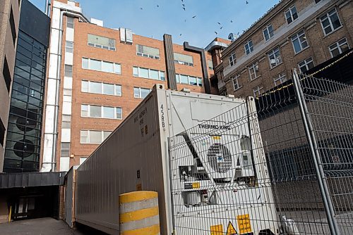 JESSE BOILY  / WINNIPEG FREE 
A refrigerator unit outside the Health Science Centres McDermot entrance on Friday. Friday, Nov. 6, 2020.
Reporter: