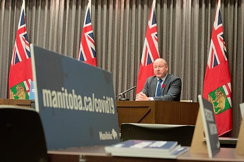 Mike Sudoma / Winnipeg Free Press
Dr Brent Roussin Chief Provincial Health Officer, Lanette Siragusa gives the daily Covid 10 update from the Manitoba Legislative Building Friday afternoon.
November 6, 2020