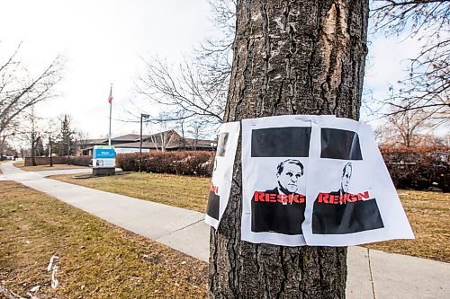 MIKAELA MACKENZIE / WINNIPEG FREE PRESS

Posters call for the health minister's resignation outside of the Maples long term care home in Winnipeg on Monday, Nov. 9, 2020. For --- story.

Winnipeg Free Press 2020