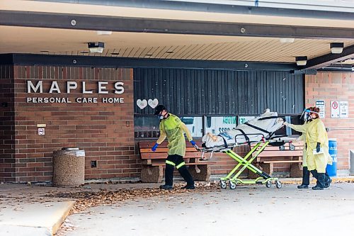 MIKAELA MACKENZIE / WINNIPEG FREE PRESS

The Stretcher Service of Manitoba wheels a gurney into the building at the Maples long term care home in Winnipeg on Monday, Nov. 9, 2020. For --- story.

Winnipeg Free Press 2020