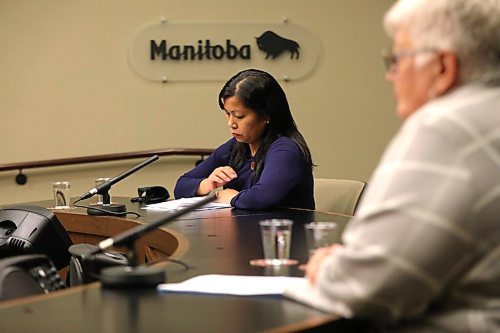 RUTH BONNEVILLE / WINNIPEG FREE PRESS

LOCAL -LOCAL - Maples presser


Vickie Kaminski, president and CEO, Winnipeg Regional Health Authority (grey sweater WRHA )and Gina Trinidad, chief health operations officer, WRHA hold a press conference regarding the situation with Revera, Maples Long Term Care Home, at the Legislative Building, Monday. 



Nov 9th,  2020