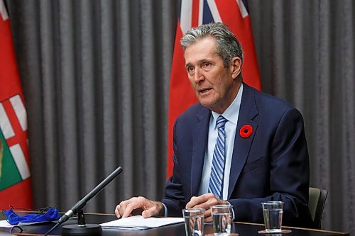 MIKE DEAL / WINNIPEG FREE PRESS
Premier Brian Pallister and Dr. Brent Roussin, chief provincial public health officer, announce that the whole province is going to code red on the pandemic response system during a Tuesday morning media conference at the Manitoba Legislative building.
201110 - Tuesday, November 10, 2020.