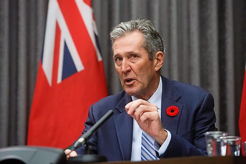 MIKE DEAL / WINNIPEG FREE PRESS
Premier Brian Pallister and Dr. Brent Roussin, chief provincial public health officer, announce that the whole province is going to code red on the pandemic response system during a Tuesday morning media conference at the Manitoba Legislative building.
201110 - Tuesday, November 10, 2020.