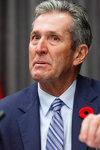 MIKE DEAL / WINNIPEG FREE PRESS
Premier Brian Pallister and Dr. Brent Roussin, chief provincial public health officer, announce that the whole province is going to code red on the pandemic response system during a Tuesday morning media conference at the Manitoba Legislative building.
201110 - Tuesday, November 10, 2020.