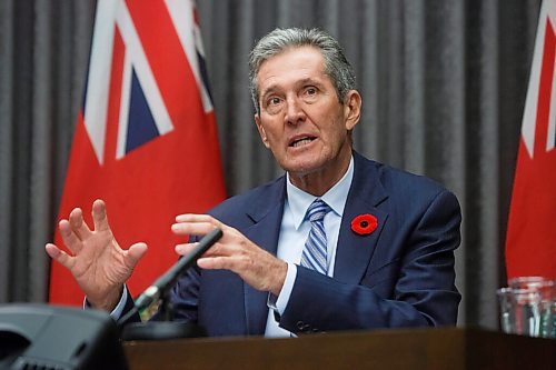 MIKE DEAL / WINNIPEG FREE PRESS
Premier Brian Pallister and Dr. Brent Roussin, chief provincial public health officer, announce that the whole province is going to code red on the pandemic response system during a Tuesday morning media conference at the Manitoba Legislative building.
201110 - Tuesday, November 10, 2020.