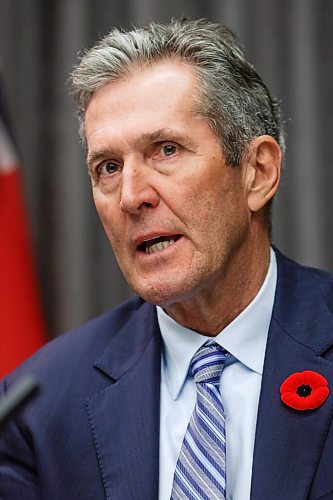 MIKE DEAL / WINNIPEG FREE PRESS
Premier Brian Pallister and Dr. Brent Roussin, chief provincial public health officer, announce that the whole province is going to code red on the pandemic response system during a Tuesday morning media conference at the Manitoba Legislative building.
201110 - Tuesday, November 10, 2020.