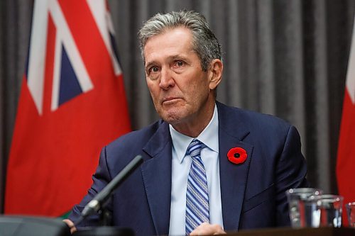 MIKE DEAL / WINNIPEG FREE PRESS
Premier Brian Pallister and Dr. Brent Roussin, chief provincial public health officer, announce that the whole province is going to code red on the pandemic response system during a Tuesday morning media conference at the Manitoba Legislative building.
201110 - Tuesday, November 10, 2020.