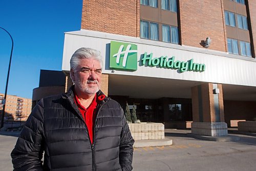 MIKE DEAL / WINNIPEG FREE PRESS
Bruce MacKay is the general manager of the Holiday Inn Airport West Hotel. MacKay's hotel went from 150 employees to about 12 today.
See Martin Cash story
201110 - Tuesday, November 10, 2020.