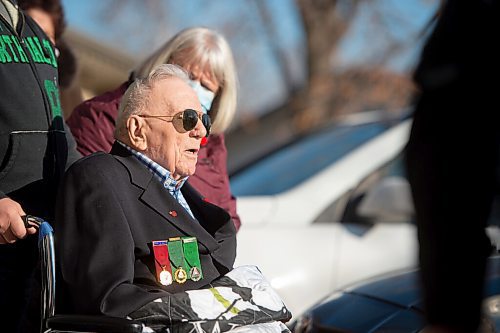 Mike Sudoma / Winnipeg Free Press
War Veteran, Bill Neil, speaks to his community after a surprise celebration of his service Remembrance Day morning Wednesday 
November 11, 2020