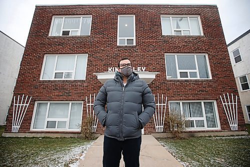 JOHN WOODS / WINNIPEG FREE PRESS
Luke Filipowicz, who lives alone and is concerned about the next month of COVID-19 isolation, is photographed at his apartment in Winnipeg Wednesday, November 11, 2020. 

Reporter: Sarah