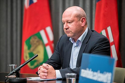 MIKAELA MACKENZIE / WINNIPEG FREE PRESS

Dr. Brent Roussin, chief public health officer, speaks to the media at the Manitoba Legislative Building in Winnipeg on Thursday, Nov. 12, 2020. For Carol Sanders story.

Winnipeg Free Press 2020