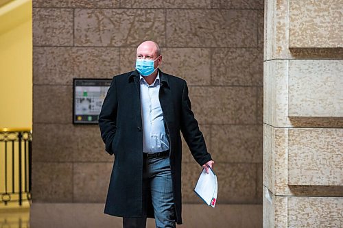 MIKAELA MACKENZIE / WINNIPEG FREE PRESS

Dr. Brent Roussin, chief public health officer, walks out after speaking to the media at the Manitoba Legislative Building in Winnipeg on Thursday, Nov. 12, 2020. For Carol Sanders story.

Winnipeg Free Press 2020