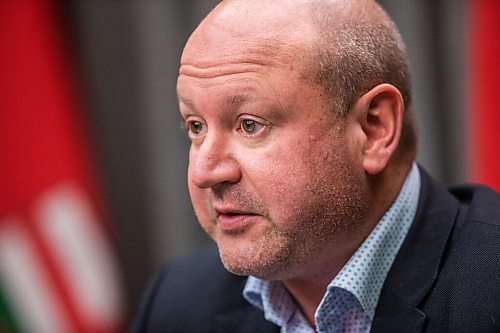 MIKAELA MACKENZIE / WINNIPEG FREE PRESS

Dr. Brent Roussin, chief public health officer, speaks to the media at the Manitoba Legislative Building in Winnipeg on Thursday, Nov. 12, 2020. For Carol Sanders story.

Winnipeg Free Press 2020