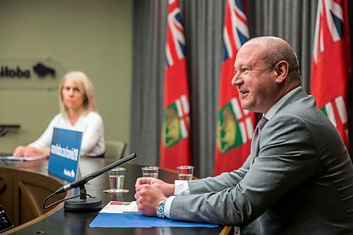 MIKAELA MACKENZIE / WINNIPEG FREE PRESS

Dr. Brent Roussin, chief public health officer, and Lanette Siragusa, chief nursing officer, speak to the media during their regular cover briefing at the Manitoba Legislative Building in Winnipeg on Friday, Nov. 13, 2020. For Carol Sanders story.

Winnipeg Free Press 2020