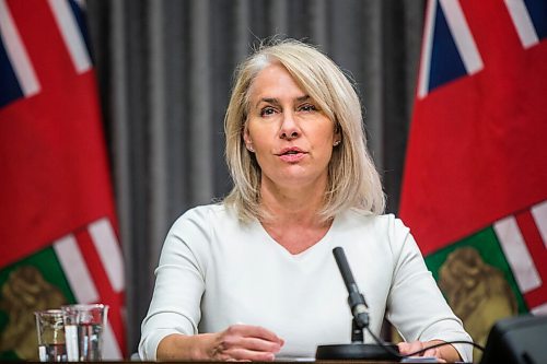 MIKAELA MACKENZIE / WINNIPEG FREE PRESS

Lanette Siragusa, chief nursing officer, speaks to the media during their regular cover briefing at the Manitoba Legislative Building in Winnipeg on Friday, Nov. 13, 2020. For Carol Sanders story.

Winnipeg Free Press 2020