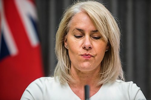 MIKAELA MACKENZIE / WINNIPEG FREE PRESS

Lanette Siragusa, chief nursing officer, speaks to the media during their regular cover briefing at the Manitoba Legislative Building in Winnipeg on Friday, Nov. 13, 2020. For Carol Sanders story.

Winnipeg Free Press 2020