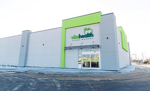 MIKE DEAL / WINNIPEG FREE PRESS
Mathew Holtmann the president/owner of Vita Health at the new store at 1751 Kenaston Blvd.
See Martin Cash story.
201113 - Friday, November 13, 2020.