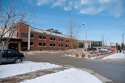 Daniel Crump / Winnipeg Free Press. The Bethesda Regional Health Centre and the COVID-19 drive-in test site in Steinbach, Manitoba. November 14, 2020.