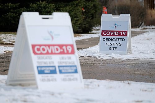 Daniel Crump / Winnipeg Free Press. The Bethesda Regional Health Centre and the COVID-19 drive-in test site in Steinbach, Manitoba. November 14, 2020.