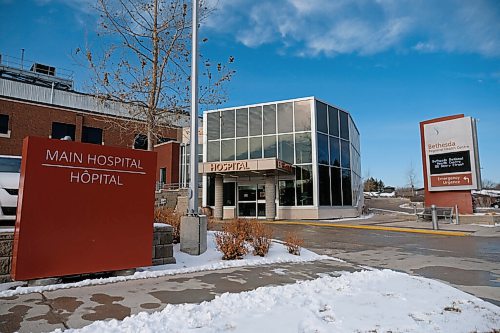 Daniel Crump / Winnipeg Free Press. The Bethesda Regional Health Centre and the COVID-19 drive-in test site in Steinbach, Manitoba. November 14, 2020.