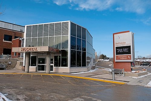 Daniel Crump / Winnipeg Free Press. The Bethesda Regional Health Centre and the COVID-19 drive-in test site in Steinbach, Manitoba. November 14, 2020.