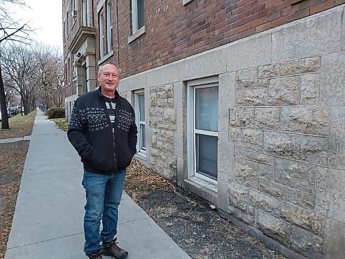 Canstar Community News Local resident Les Scott is a volunteer with the West Broadway Tenants Committee.