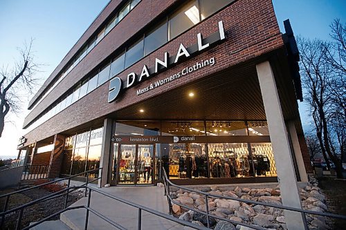 JOHN WOODS / WINNIPEG FREE PRESS
Danali clothing store is closed due to COVID-19 restrictions in Winnipeg Monday, November 16, 2020. 

Reporter: ?