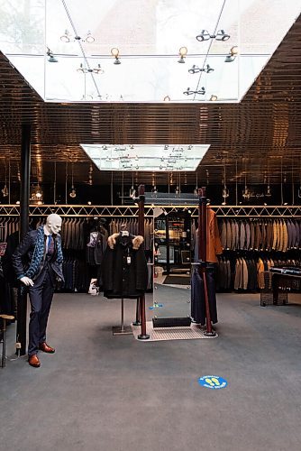 JESSE BOILY / WINNIPEG FREE PRESS
The large skylight at Hanford-Drewitt, a clothing store for men that has been in business since 1948. Tuesday, Nov. 17, 2020.
Reporter: Dave Sanderson
