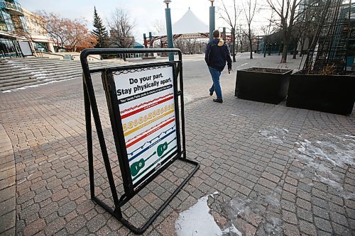 JOHN WOODS / WINNIPEG FREE PRESS
The Forks traffic has dropped dramatically during COVID-19 red restrictions in Winnipeg Tuesday, November 17, 2020. 

Reporter: Ben