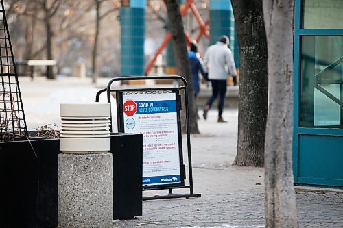 JOHN WOODS / WINNIPEG FREE PRESS
The Forks traffic has dropped dramatically during COVID-19 red restrictions in Winnipeg Tuesday, November 17, 2020. 

Reporter: Ben