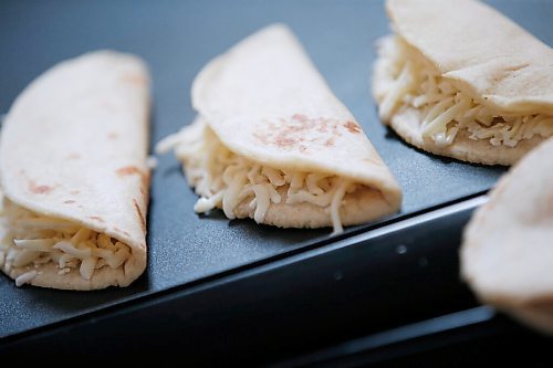 JOHN WOODS / WINNIPEG FREE PRESS
Betty Calderon-Villasenor of the BMC Market on Osborne makes some tacos and quesadillas  in her restaurant in Winnipeg Thursday, November 19, 2020. 

Reporter: Eva