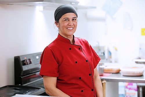 JOHN WOODS / WINNIPEG FREE PRESS
Betty Calderon-Villasenor of the BMC Market on Osborne makes some tacos and quesadillas  in her restaurant in Winnipeg Thursday, November 19, 2020. 

Reporter: Eva