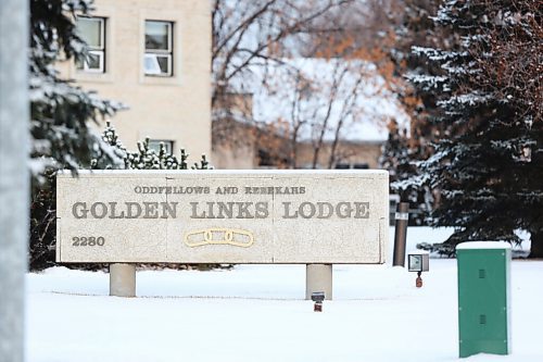 MIKE DEAL / WINNIPEG FREE PRESS
The Golden Links Lodge at 2280 St. Marys Road Friday morning. 
201119 - Friday, November 19, 2020.