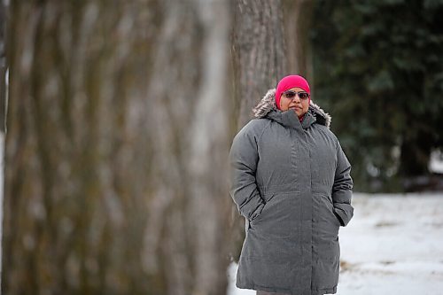 JOHN WOODS / WINNIPEG FREE PRESS
Tasneem Vali, vice-chair of the Manitoba Islamic Association (MIA), is photographed at her home in Winnipeg Tuesday, November 24, 2020. The MIA is one of the groups on the Canadian Muslim COVID-19 Task Force which  works to help Canadas over 400 mosques respond to the virus.

Reporter: Longhurst